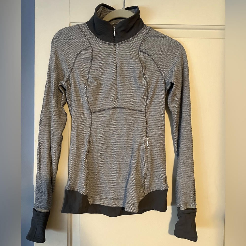 Lululemon Athletica Gray Patterned Pullover - image 1